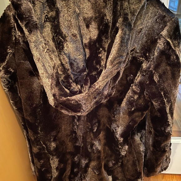 Faux Fur Jacket - Picture 5 of 7